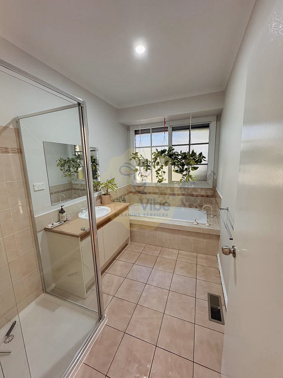 b17a52e6-42a8-4328-bc3c-7ca58df03c6b