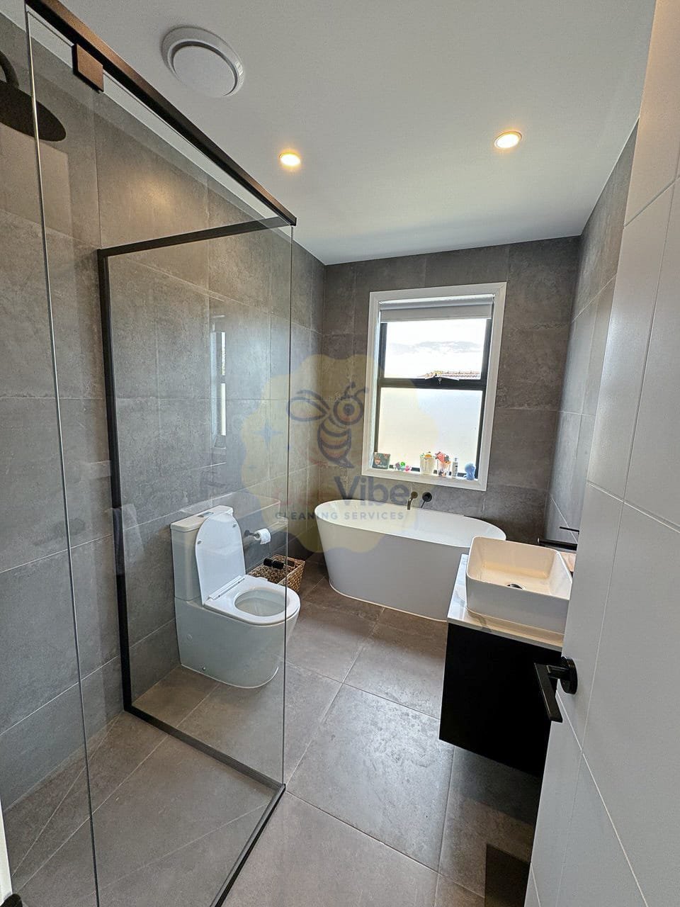 bdb00d40-43f2-461c-922e-08a6ee23b963